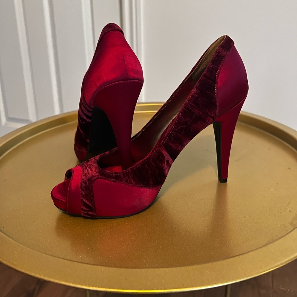 Nine West open toe pumps